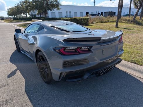 Used 2025 Chevrolet Corvette Z06 image 8