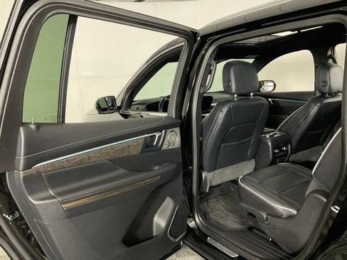 Used 2025 Buick Enclave Avenir w/ Super Cruise Package AWD/4WD image 32