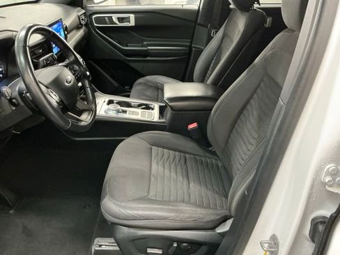 Used 2020 Ford Explorer XLT RWD image 14