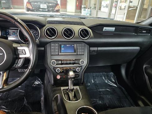 Used 2019 Ford Mustang Convertible RWD image 11