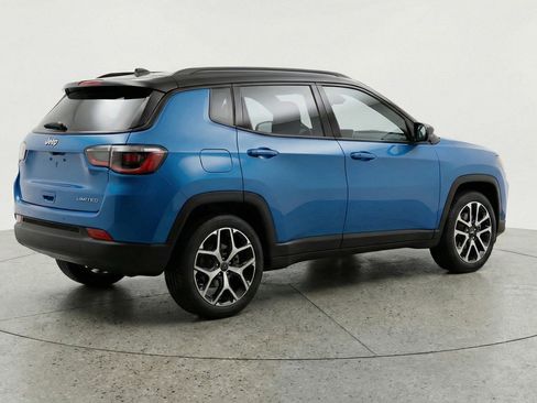Used 2025 Jeep Compass Limited AWD/4WD image 9