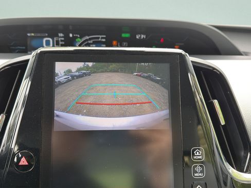 Used 2018 Toyota Prius Prime Advanced FWD image 18
