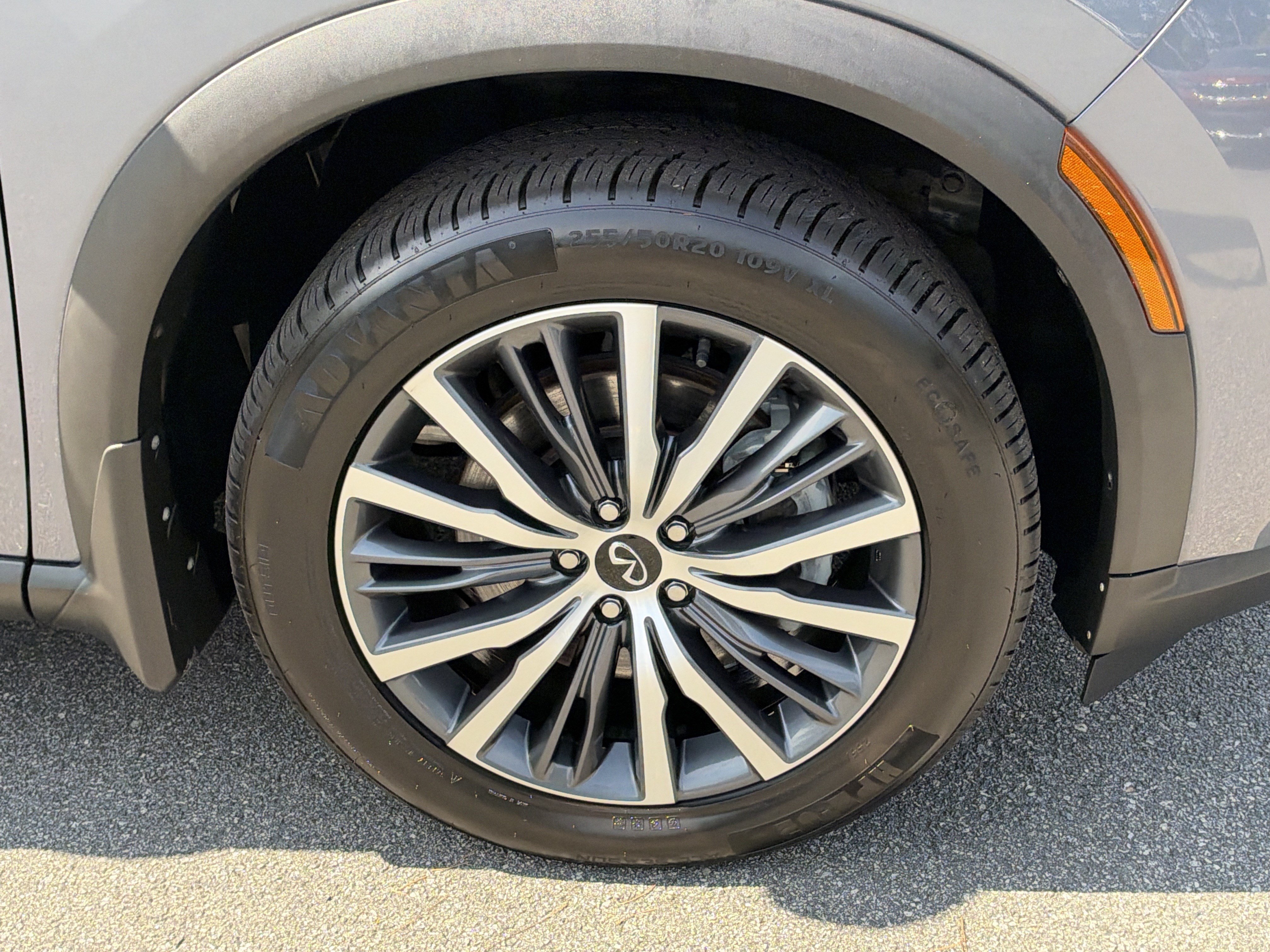 Used 2023 INFINITI QX60 Sensory w/ Cargo Package AWD/4WD image 14