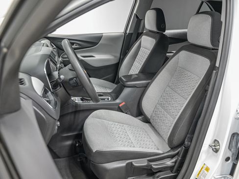 Used 2023 Chevrolet Equinox LS w/ LS Convenience Package image 17