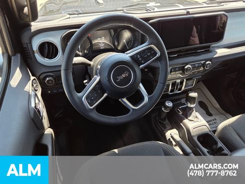 Used 2025 Jeep Wrangler Unlimited Sahara w/ Safety Group AWD/4WD image 7