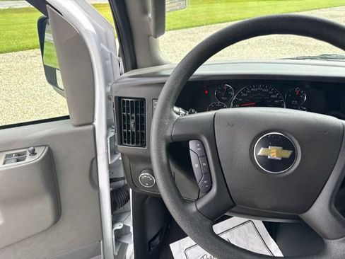 Used 2025 Chevrolet Express 3500 LT w/ LT Preferred Equipment Group RWD image 19