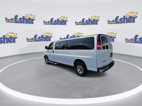 Used 2024 Chevrolet Express 3500 Extended RWD image 6