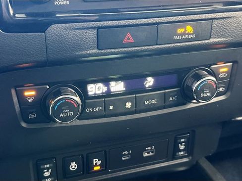 Used 2023 Nissan Frontier SV w/ SV Convenience Package image 16