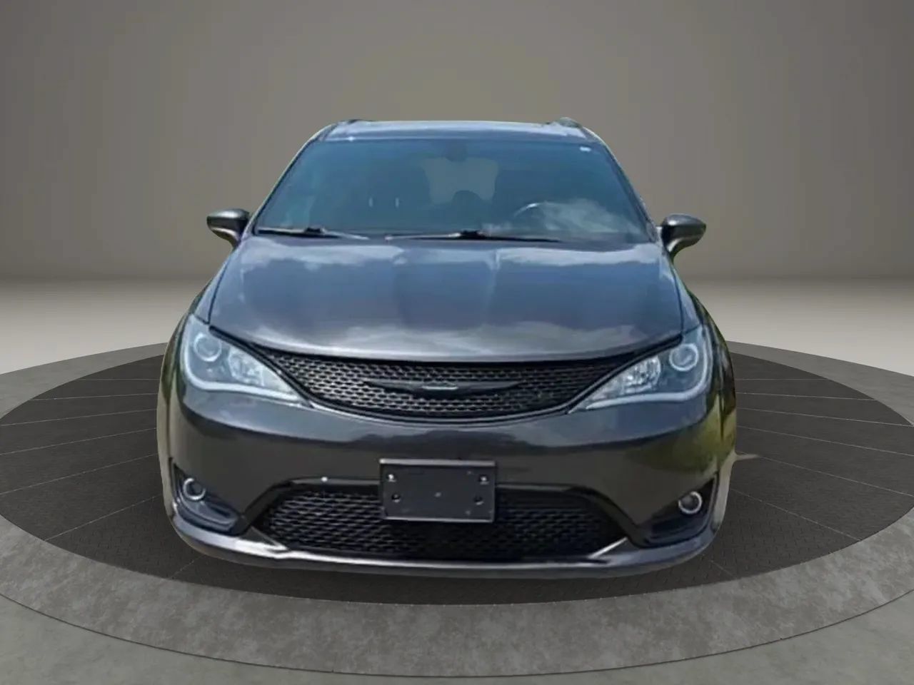 Used 2019 Chrysler Pacifica Touring-L Plus w/ S Appearance Package FWD image 2