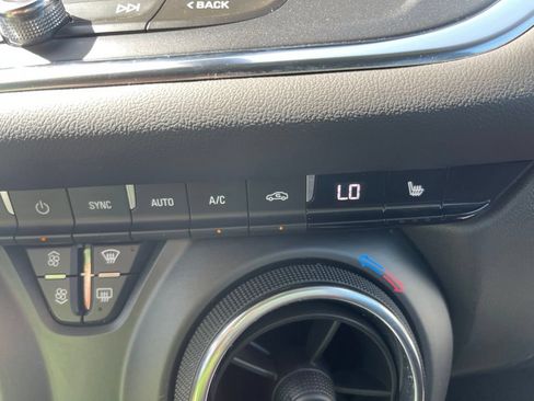 Used 2024 Chevrolet Blazer LT w/ Convenience Package FWD image 32