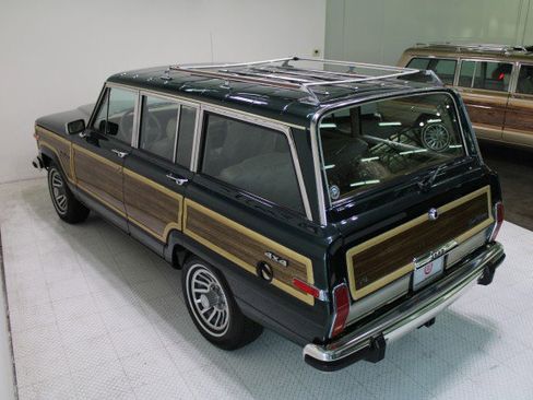Used 1991 Jeep Grand Wagoneer 4X4 image 43