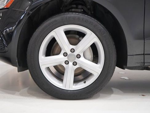 Used 2017 Audi Q5 2.0T Premium Plus w/ Technology Package image 10