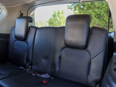 Used 2017 INFINITI QX80 4WD image 19