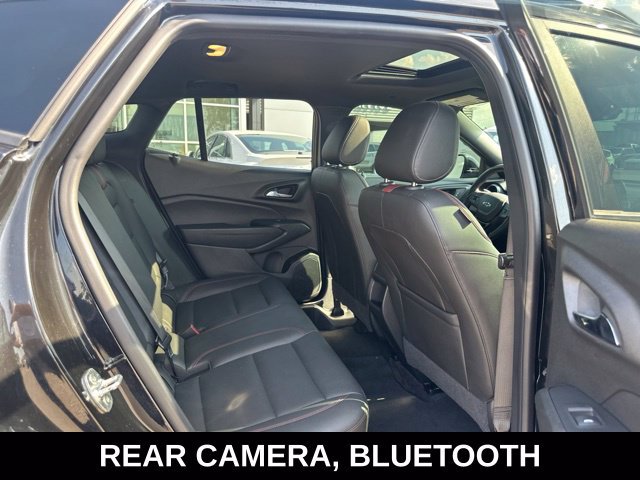 Used 2024 Chevrolet Trax RS w/ Sunroof Package FWD image 2