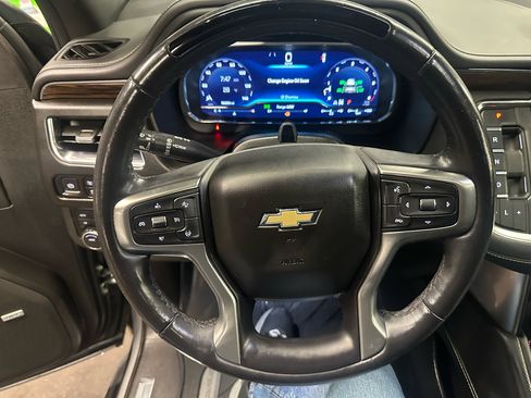 Used 2023 Chevrolet Suburban Premier w/ Advanced Technology Package image 18