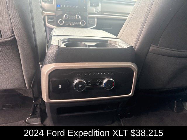 Used 2024 Ford Expedition XLT AWD/4WD image 29