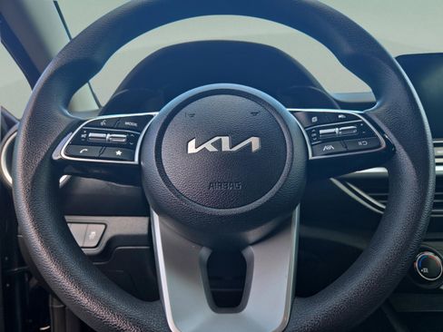 Used 2023 Kia Forte LXS FWD image 10