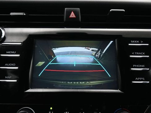 Used 2019 Toyota Camry LE FWD image 18