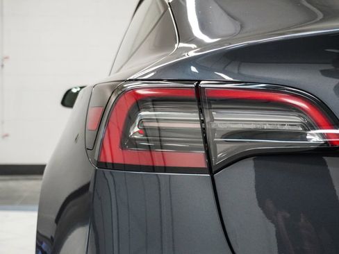 Used 2023 Tesla Model 3 Standard Range image 36