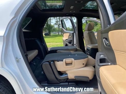 Used 2022 Chevrolet Traverse Premier AWD/4WD image 46