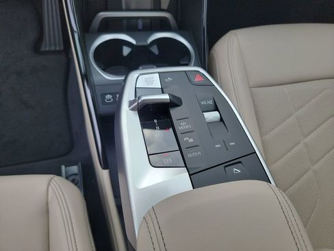Used 2025 BMW X1 xDrive28i w/ Premium Package image 16