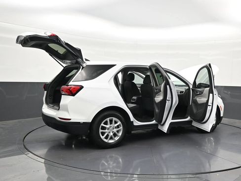 Used 2023 Chevrolet Equinox LS FWD image 37