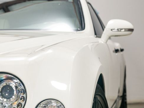 Used 2013 Bentley Mulsanne w/ Premiere Specification Pkg image 16