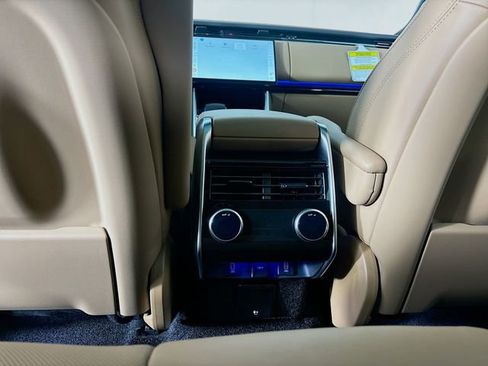 New 2026 Land Rover Range Rover SE image 24