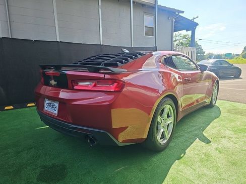 Used 2017 Chevrolet Camaro LT RWD image 4