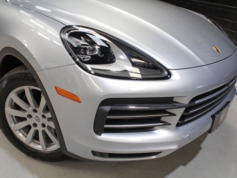 Used 2019 Porsche Cayenne w/ Premium Package AWD/4WD image 8