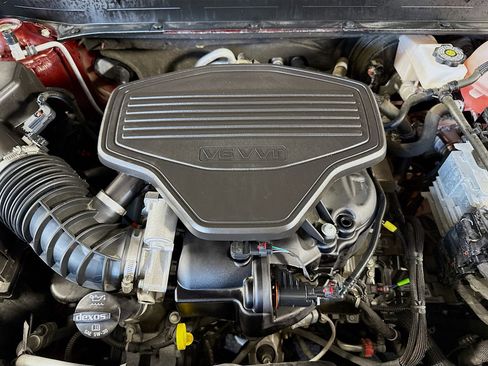 Used 2023 GMC Acadia SLT w/ Elevation Edition FWD image 39