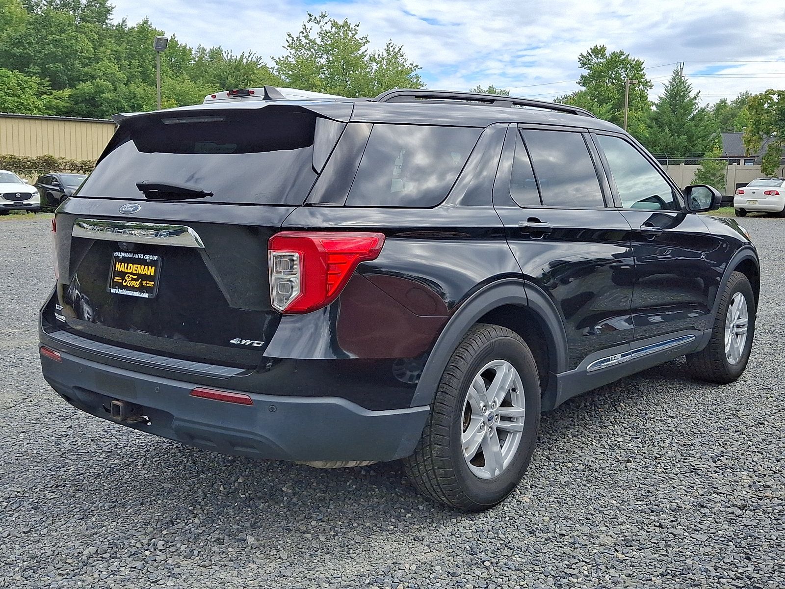 Used 2022 Ford Explorer XLT w/ Class IV Trailer Tow Package AWD/4WD image 6