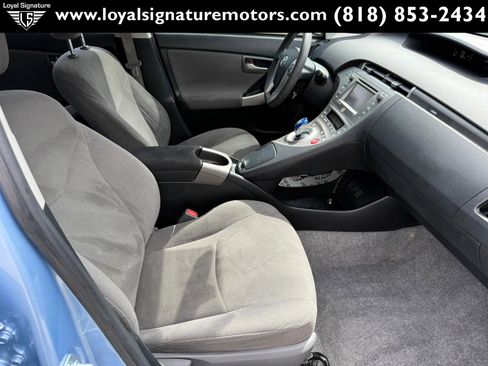 Used 2015 Toyota Prius Prime Plug-In Hybrid image 27