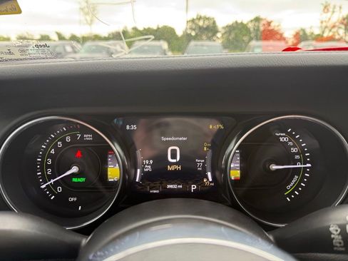 Used 2022 Jeep Wrangler Unlimited Rubicon 4xe w/ Cold Weather Group AWD/4WD image 15