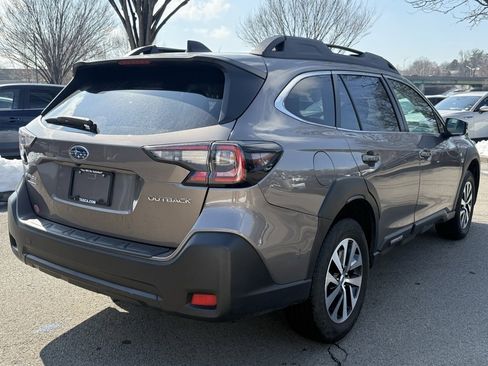 Used 2024 Subaru Outback Premium image 5