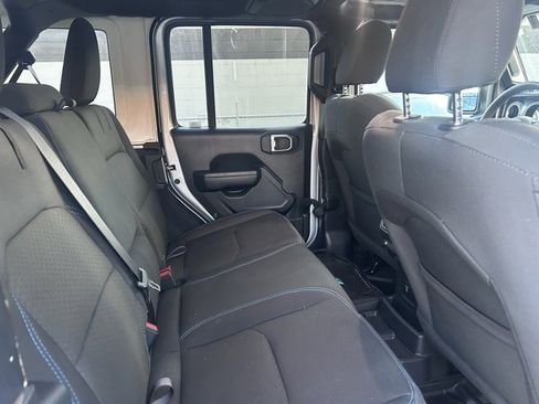 Used 2023 Jeep Wrangler Unlimited Rubicon 4xe image 9