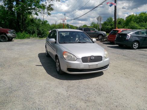 Used 2009 Hyundai Accent GLS w/ Popular Equipment Pkg 5 FWD image 1