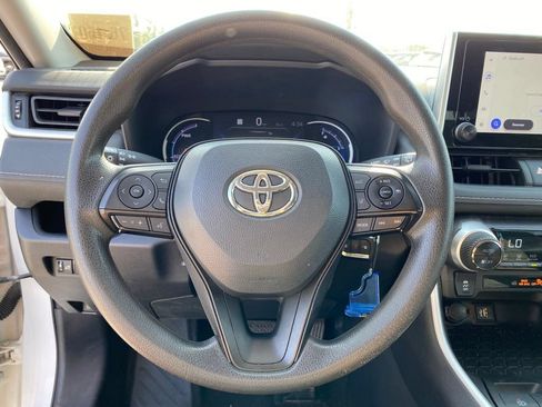 Used 2024 Toyota RAV4 LE AWD/4WD image 11