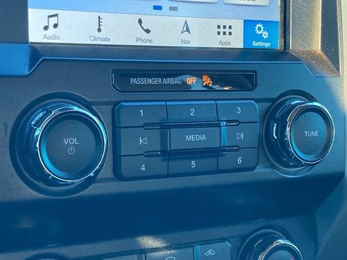 Used 2019 Ford F150 Lariat image 26