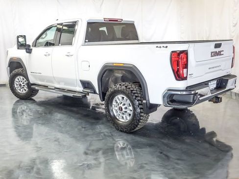 Used 2022 GMC Sierra 2500 SLE w/ SLE Value Package; AWD/4WD image 9