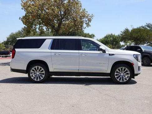 Used 2021 GMC Yukon XL Denali w/ Denali Premium Package AWD/4WD image 5