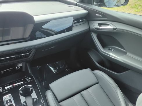 Certified 2025 Audi Q6 e-tron Premium Plus image 21