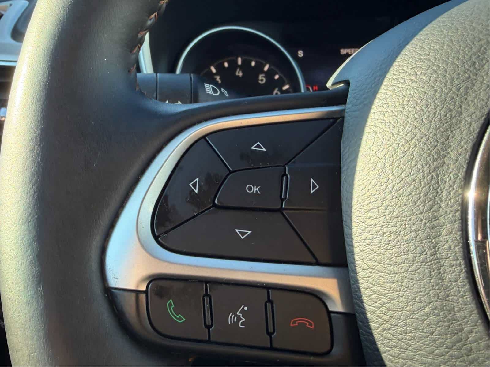 Used 2019 Jeep Compass Latitude w/ Popular Equipment Group AWD/4WD image 11