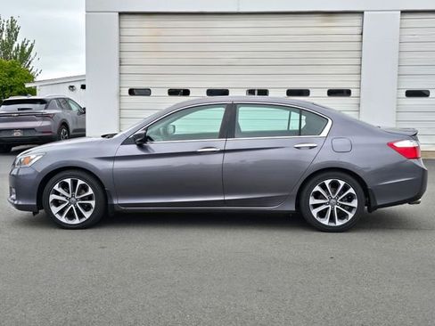 Used 2015 Honda Accord Sport image 2