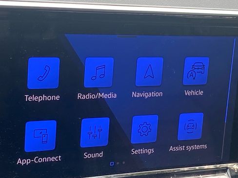 Certified 2025 Volkswagen Atlas SEL AWD/4WD image 13