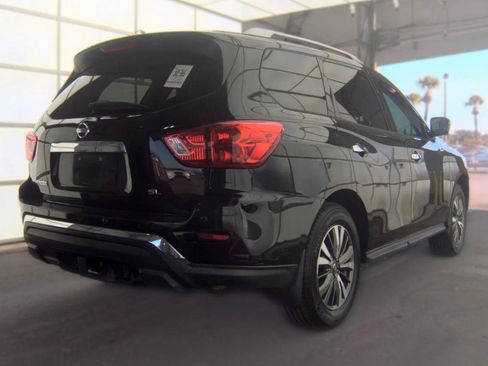 Used 2017 Nissan Pathfinder SL FWD image 4