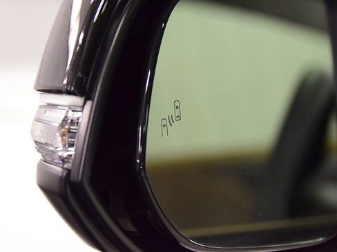 Used 2025 Toyota RAV4 XLE w/ Convenience Package AWD/4WD image 13