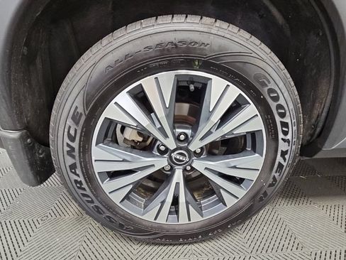 Used 2023 Nissan Rogue SV FWD image 46