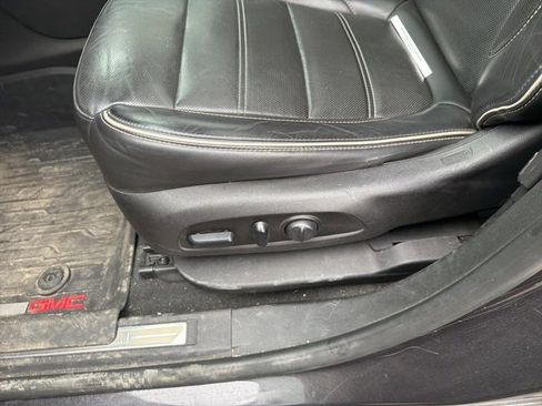 Used 2018 GMC Acadia Denali w/ Technology Package image 38