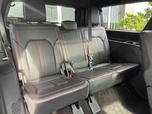 Used 2022 Ford Expedition Max Limited image 28